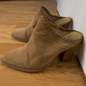 Block heel suede mules